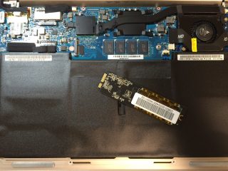 ASUS ZENBOOK UX21E をばらす