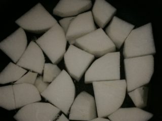 ブリのアラ煮を作る