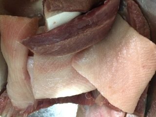 ブリのアラ煮を作る